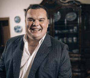 5 vrae aan … Peter Pentz, Kommunikasiebestuurder by Groote Post